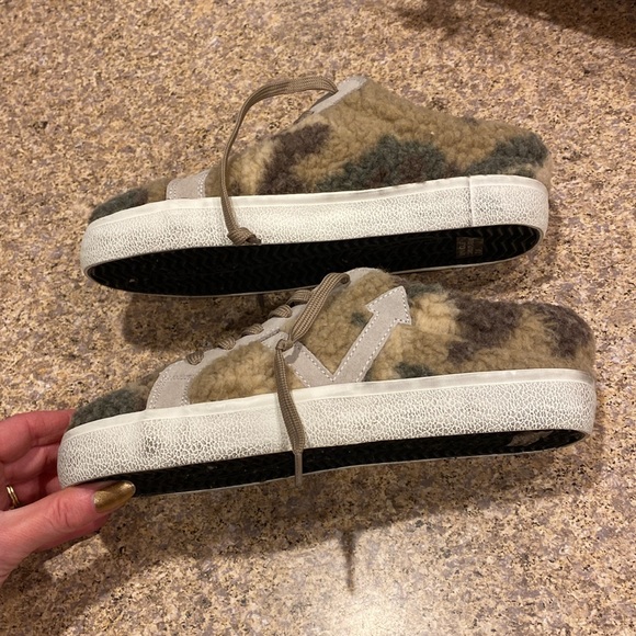 Vintage Havana Fuzzy Camouflage Multi Slip On Sneaker Shoes 7.5 - Picture 5 of 17